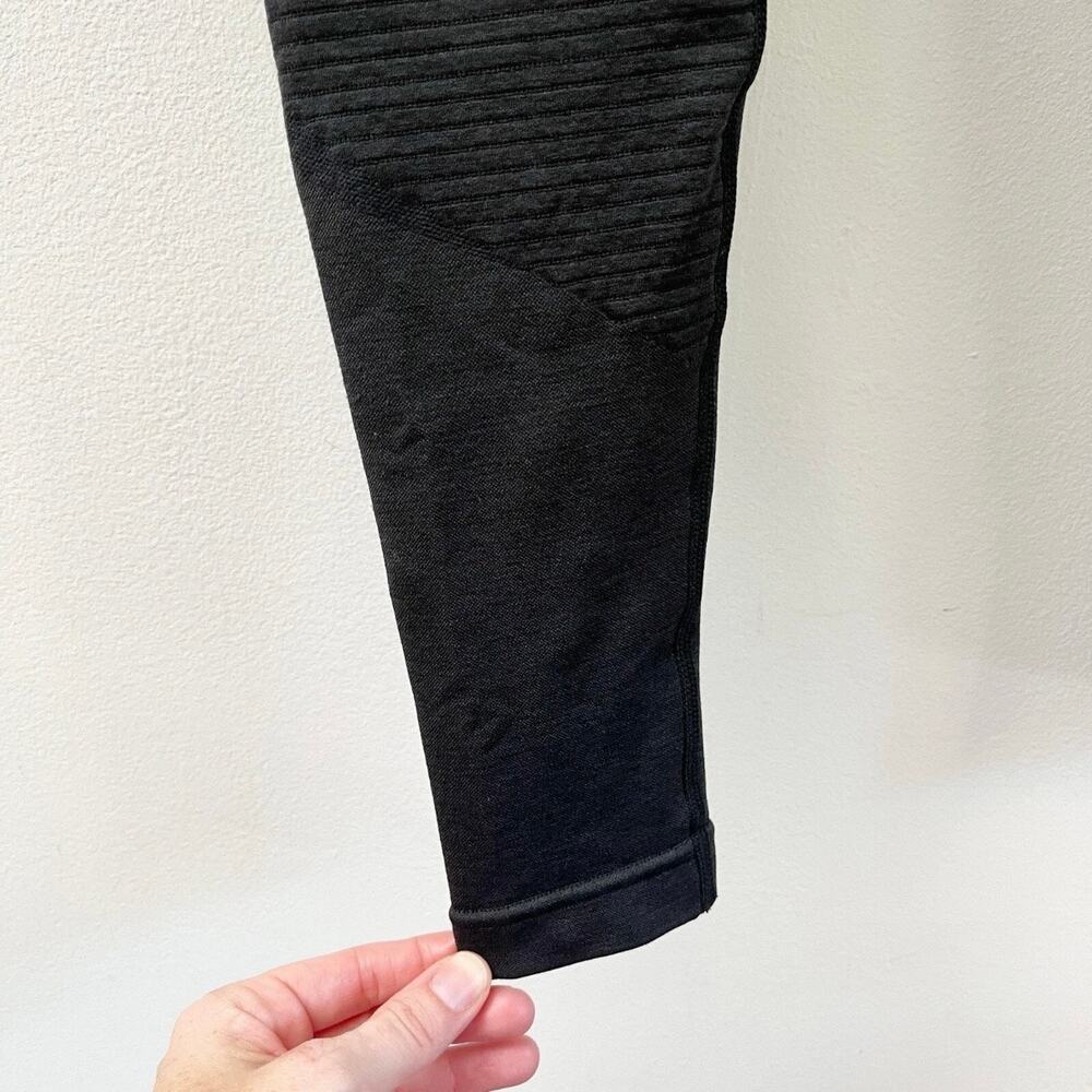 ACTA Women's Leggings Size S Seamless High Rise Black Ribbed Knit 7/8 Cropped - Picture 8 of 10